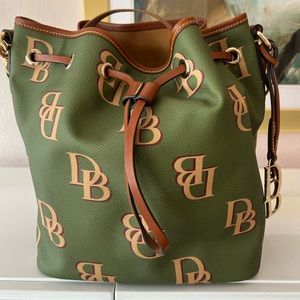 Dooney & Bourke bucket bag. Excellent condition.